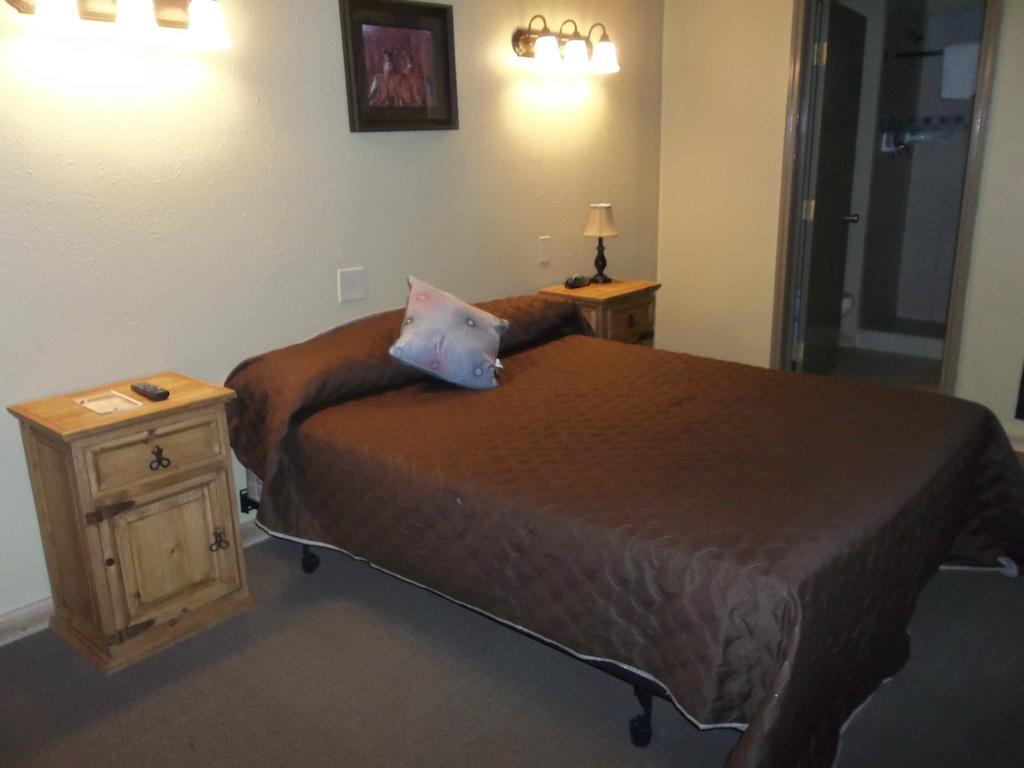 Knights Inn Pearsall Rum bild